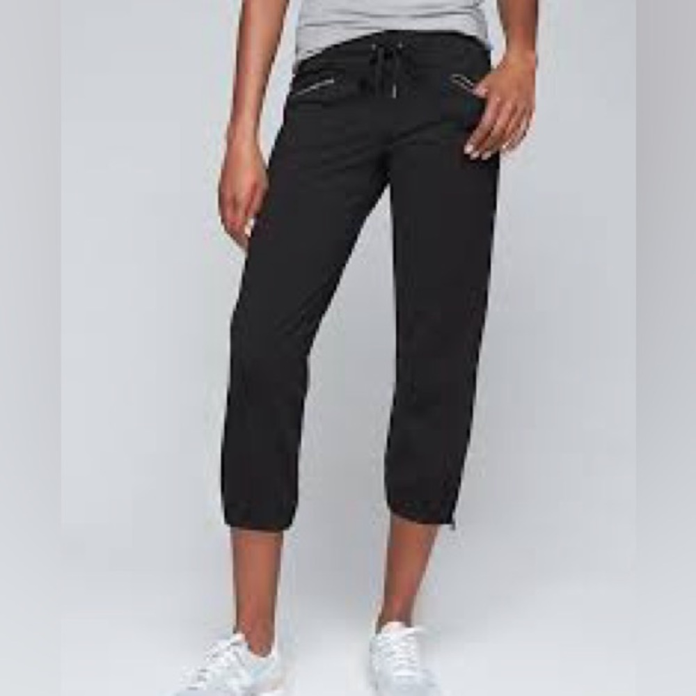 Athleta Quest Metro Slouch Capri Jogger Zipper Pockets